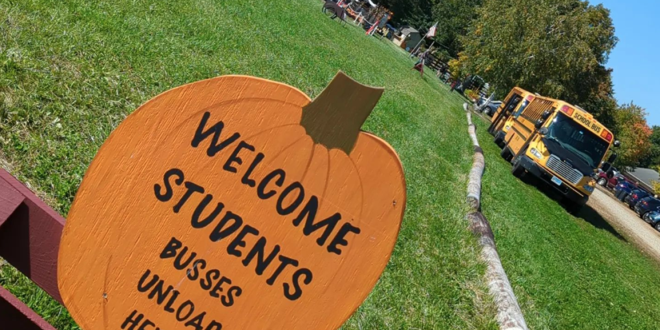 welcome students sign buses arrive for tour
